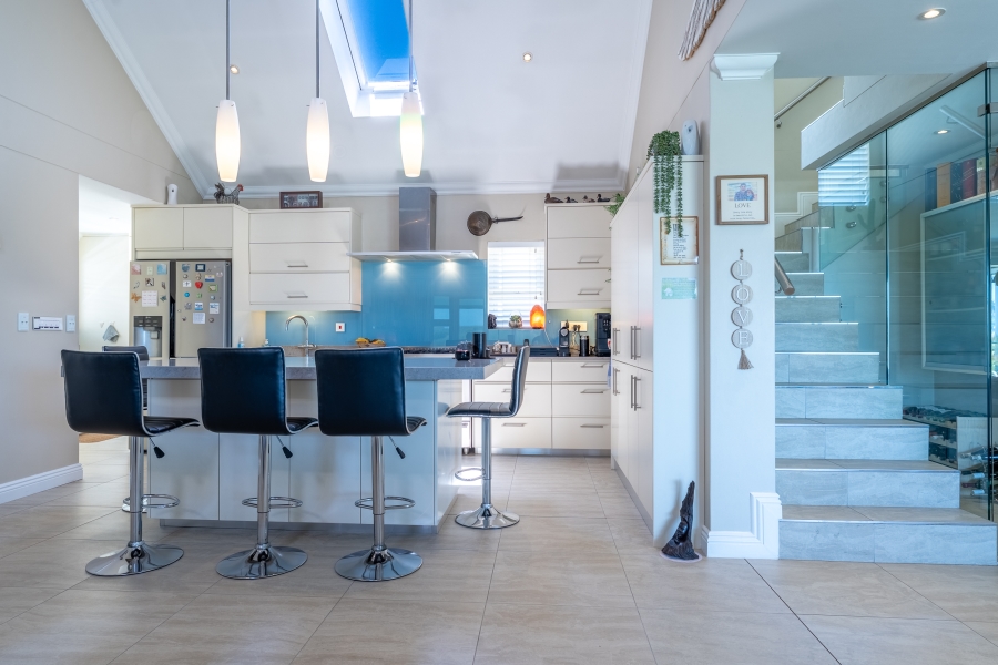 3 Bedroom Property for Sale in Lake Michelle Western Cape